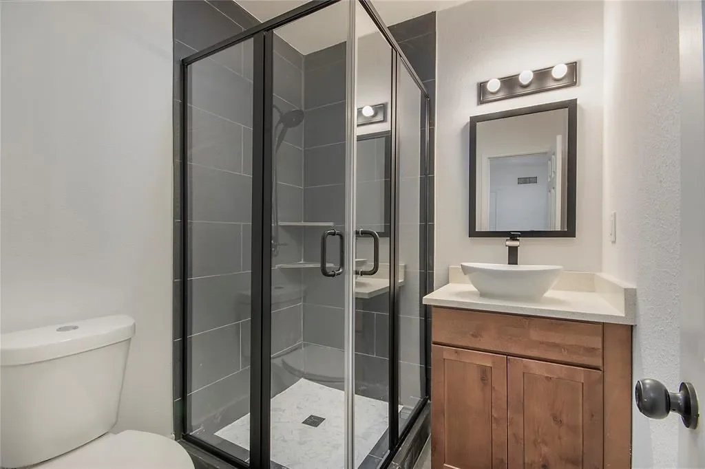 2510 Gladiolus Lane, Dallas, Texas, United States. - Photo 27