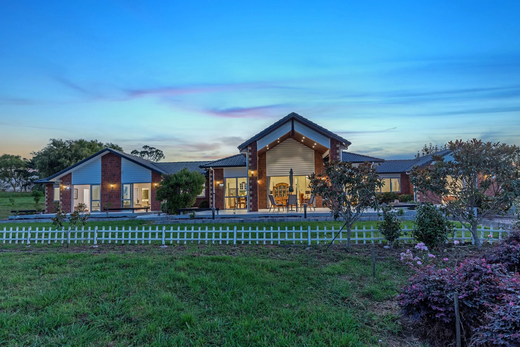 Exterior photo 5