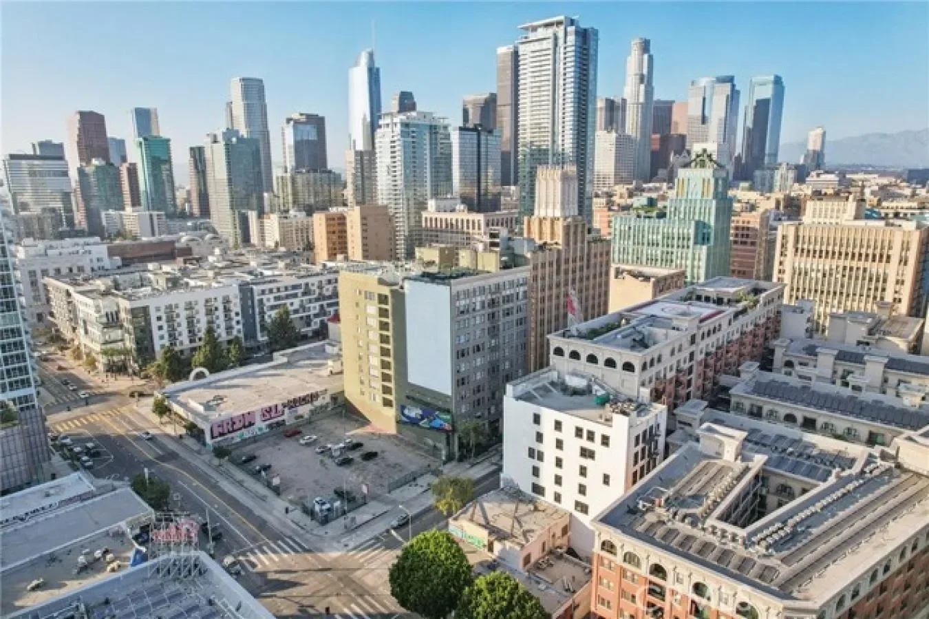 939 Broadway Unit 203, Los Angeles, California, United States. - Photo 12