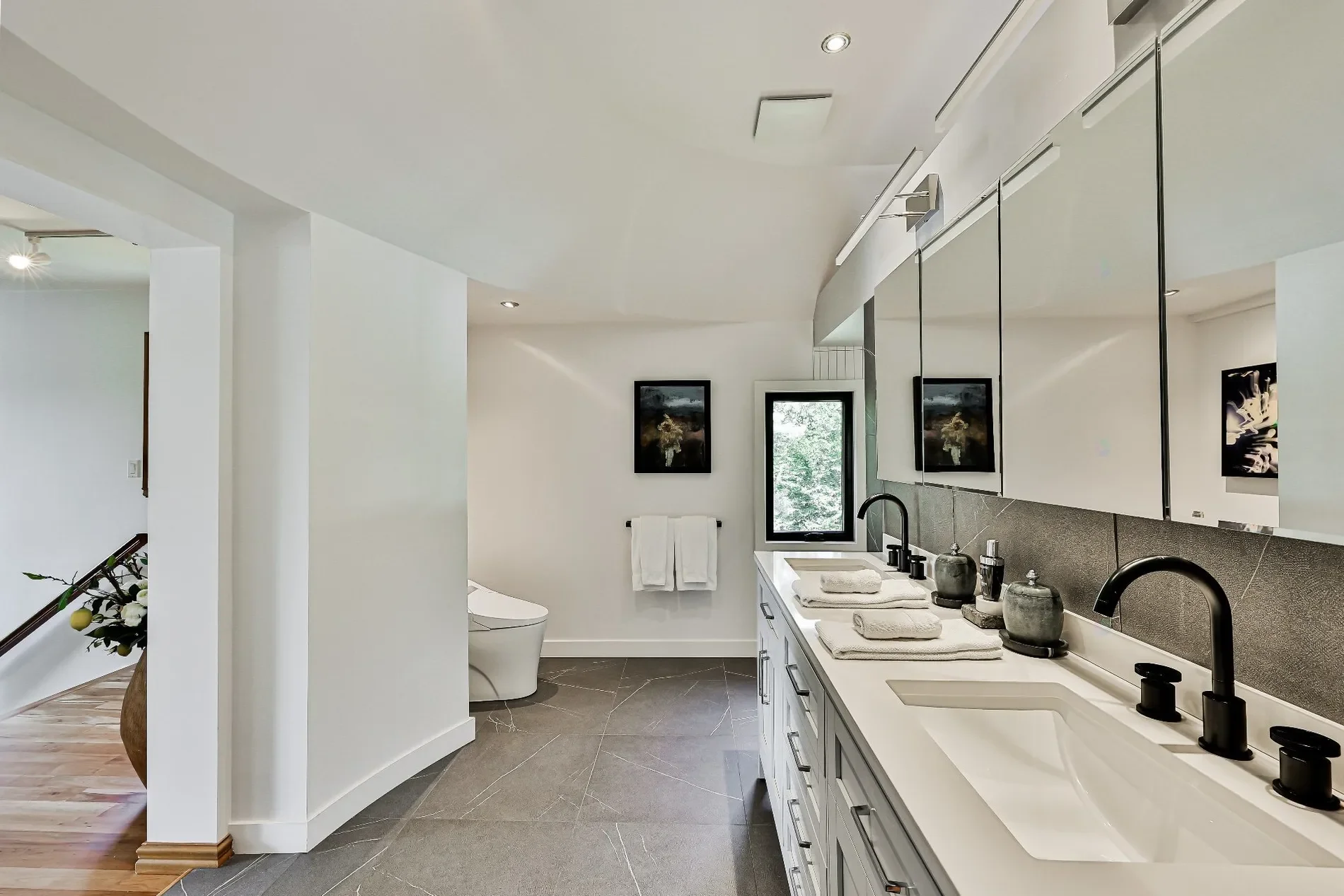 Gallery photo 3
