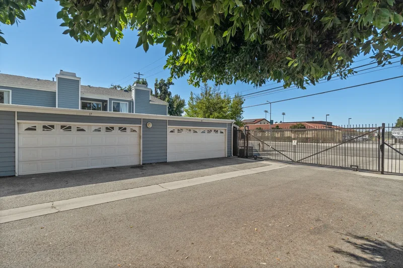 15735 Nordhoff Street 17, Los Angeles, CA 91343, Los Angeles, California, United States. - Photo 27