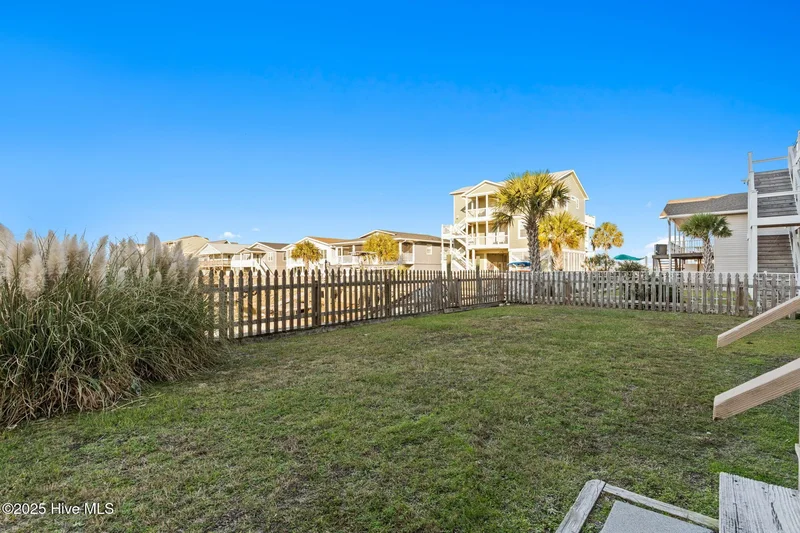 552 Ocean Boulevard W, 28462, North Carolina, United States. - Photo 17