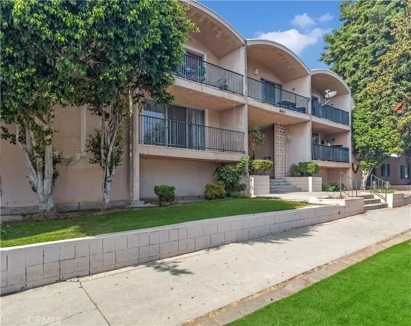 8421 Lindley Avenue, Los Angeles, California, United States. - Photo 2
