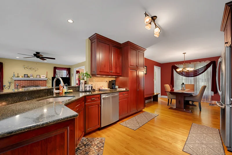39 Charolais Way, Burlington, Connecticut, United States. - Photo 13