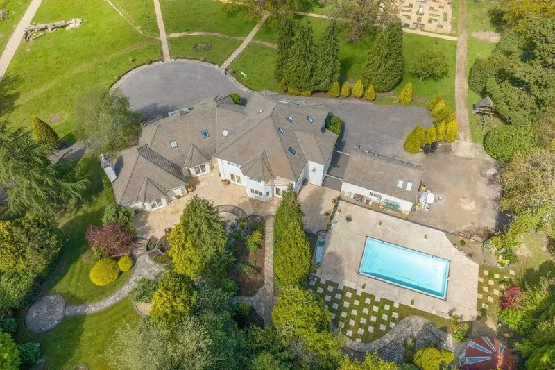 Fan Court, Longcross, Chobham, England, United Kingdom. - Photo 41
