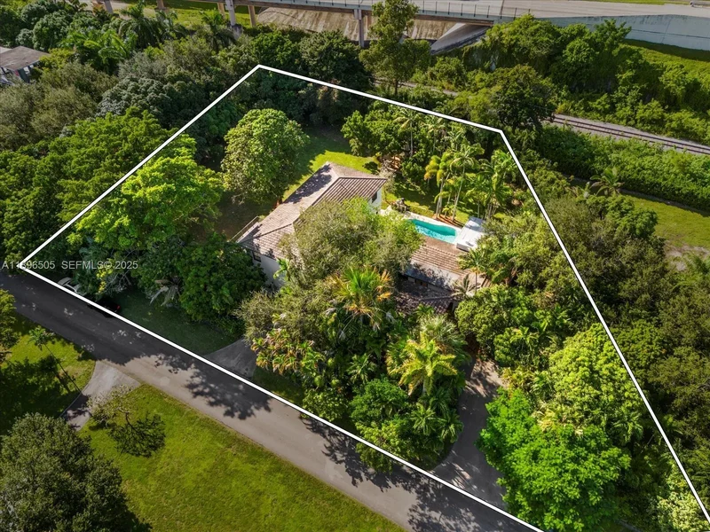 8501 SW 68th St Rd, Miami, Florida, United States. - Photo 50