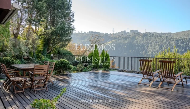 Four bedroom villa with views of the river for sale in Foz do Sousa, Portugal