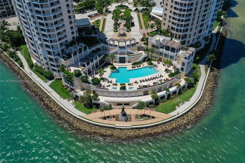 848 Brickell Key Dr 2502, Miami, Florida, United States. - Photo 29