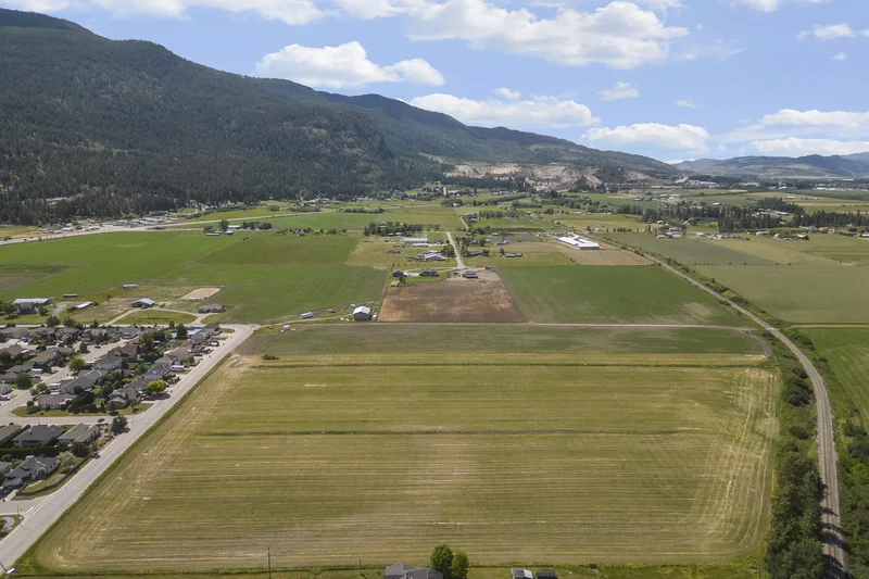 Central Location In Armstrong