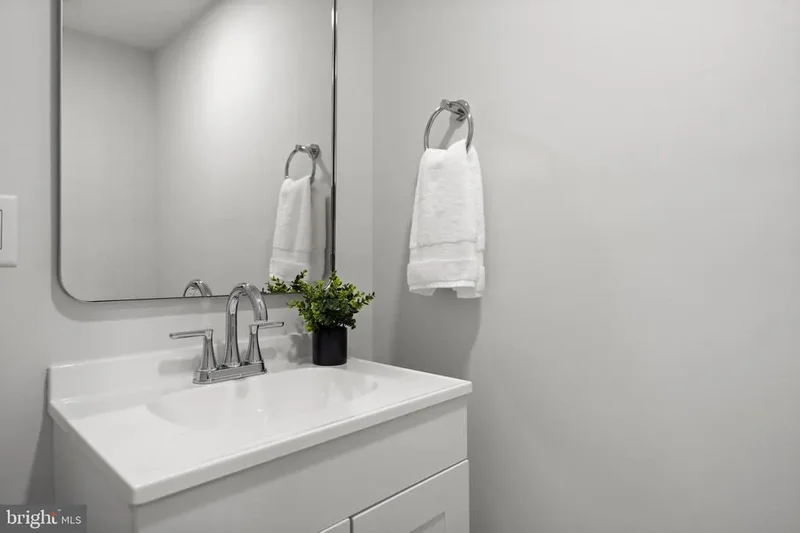 9521 Cherry Oak Court, Burke, VA 22015, Burke, Virginia, United States. - Photo 17