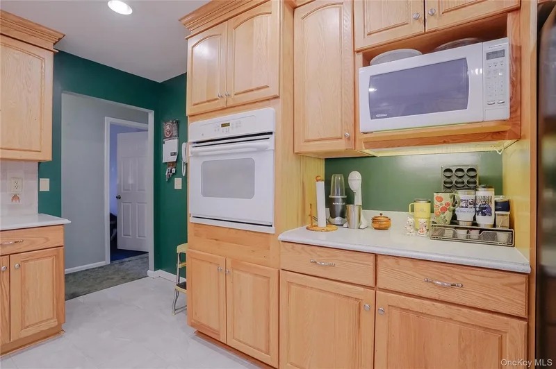 13 Edna Drive, Hyde Park, New York, United States. - Photo 16