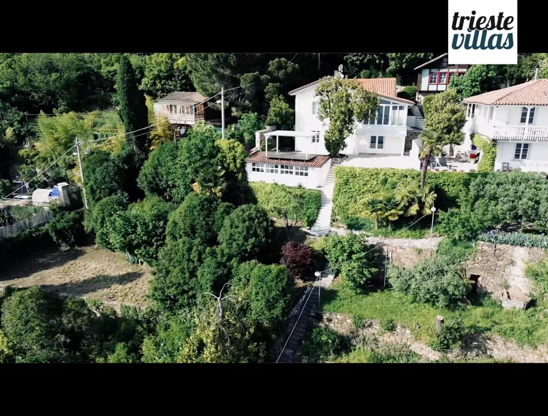 Prestigious Coastal Road villa