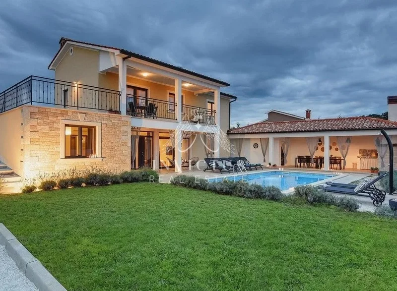 Furnished beautiful villa with swimming pool - 15 km from the sea