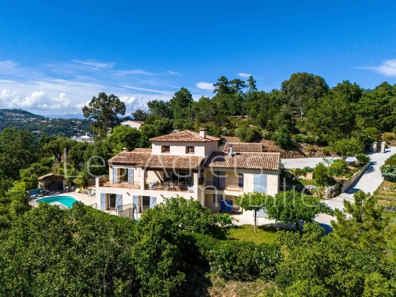Les Adrets-de-l'Estérel, Provence-Alpes-Côte d'Azur, France. - Photo 2