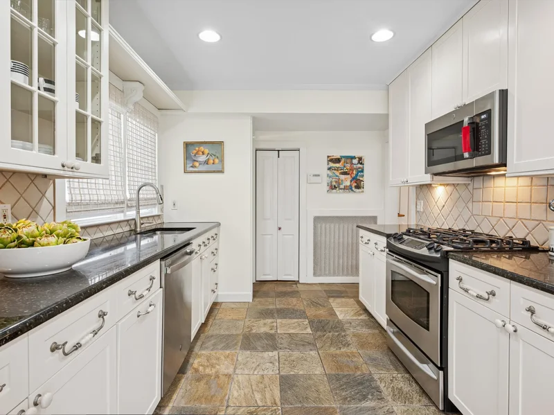 23 Fraser Street, Pelham, NY 10803, Village of Pelham, New York, United States. - Photo 11