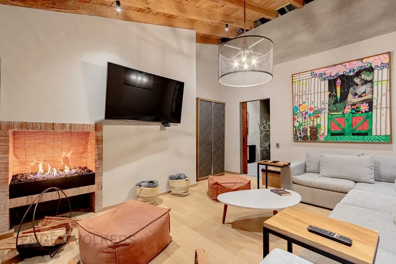 Sale in Fraction: Lagartija House, Valle de Bravo