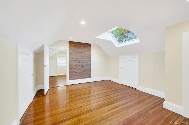 9 Sycamore Drive, Great Neck, NY, 11021, USA, Great Neck, New York, United States. - Photo 24