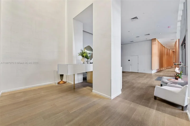 801 S Pointe Dr PH602, Miami Beach, Florida, United States. - Photo 55