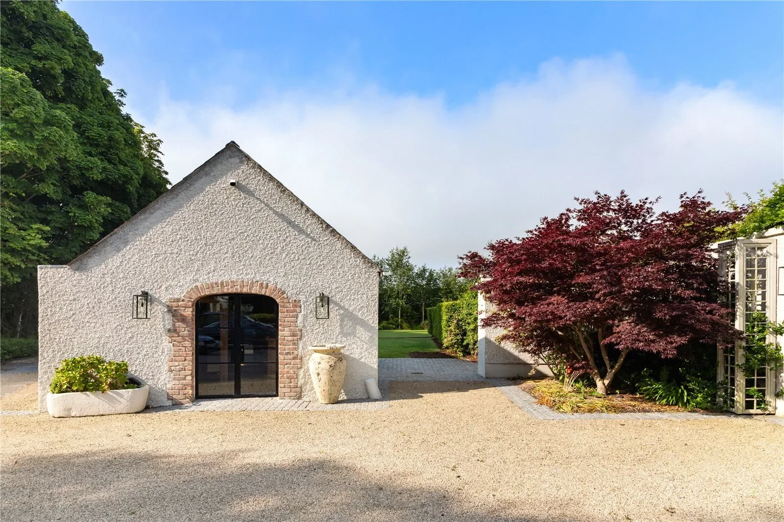 Exterior photo 11