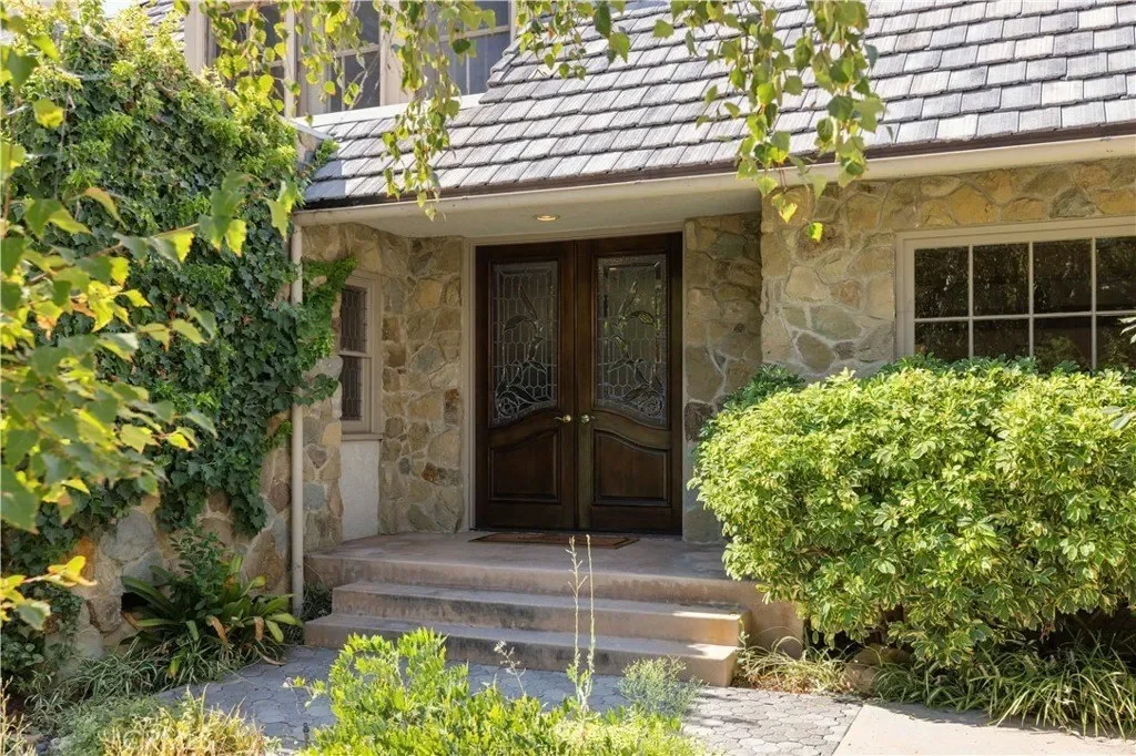 5200 Collier Place, Woodland Hills, CA, 91364, USA, Los Angeles, California, United States. - Photo 20