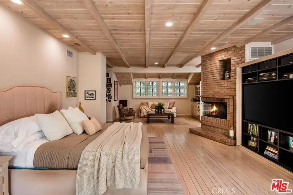 5255 ROUND MEADOW Road, Hidden Hills, California, United States. - Photo 14