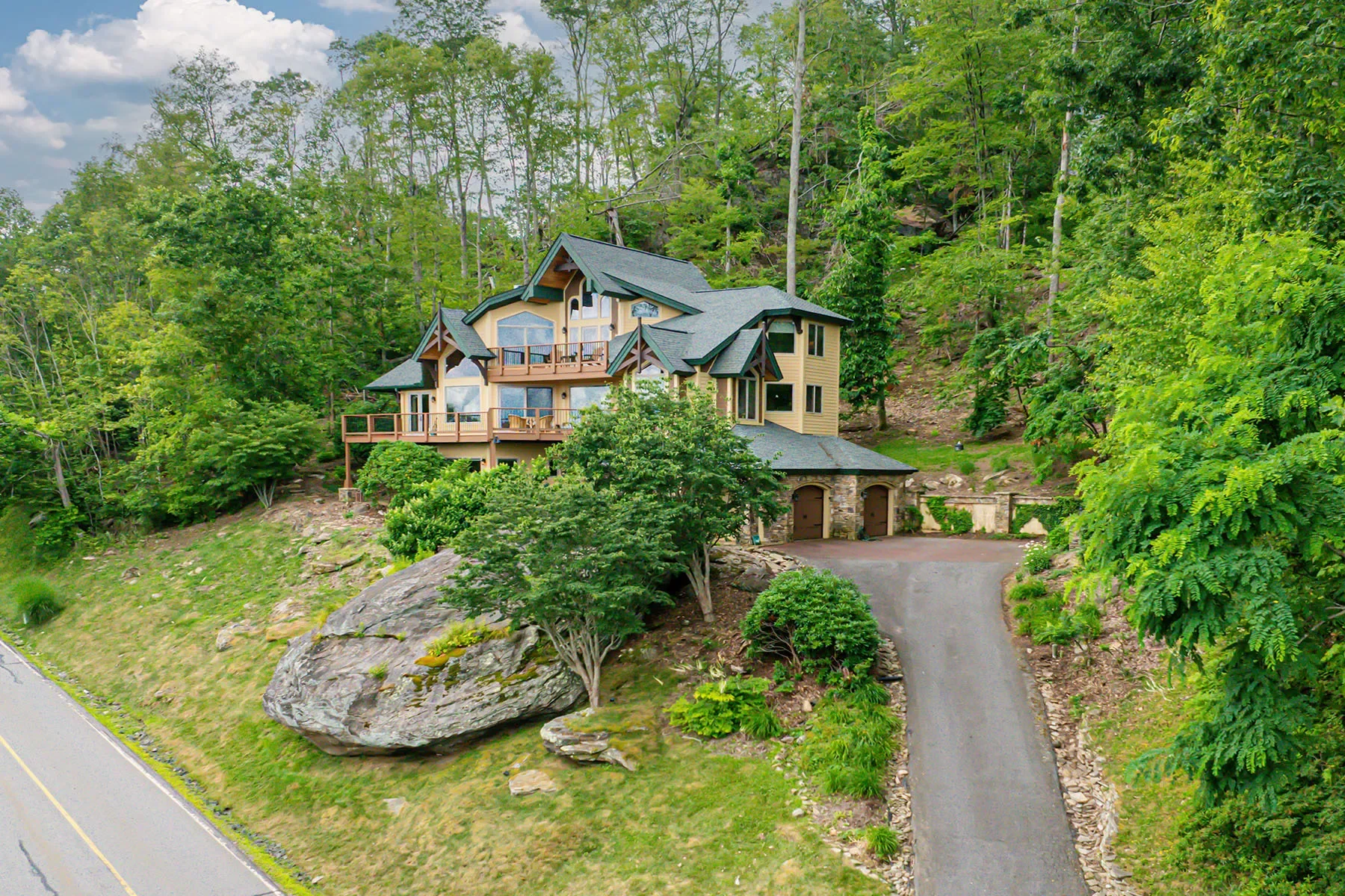 2280 Mountain Air Drive, Burnsville, NC 28714, 28714, North Carolina, United States. - Photo 37