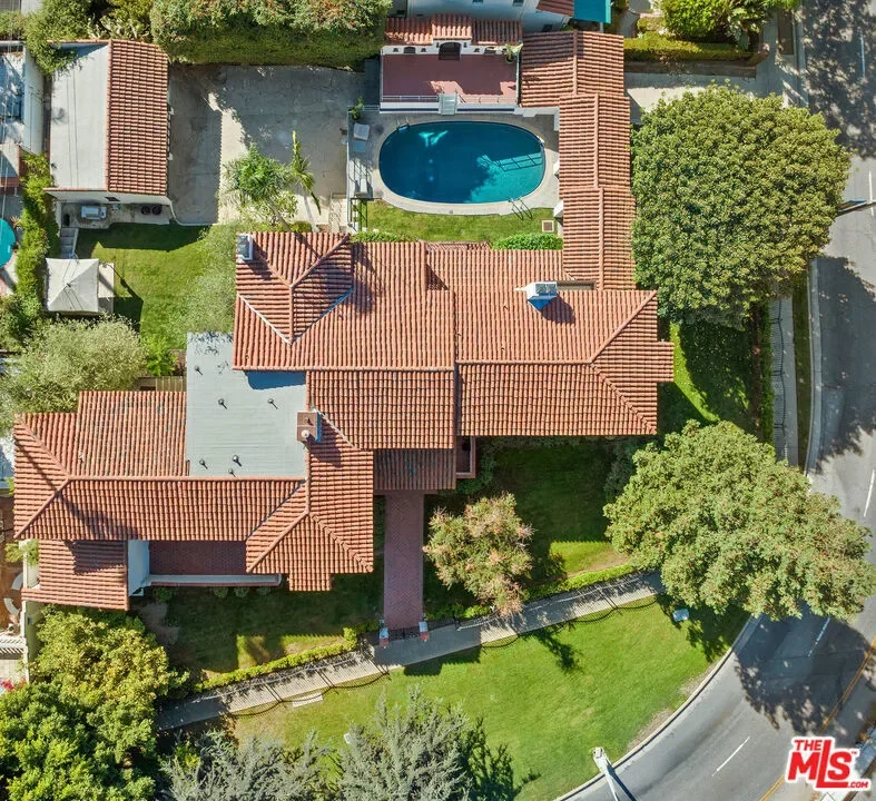 5470 Los Feliz Boulevard, Los Angeles, California, United States. - Photo 15