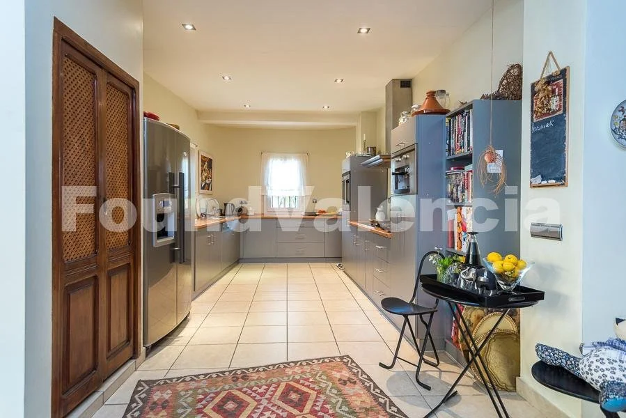 Gallery photo 2