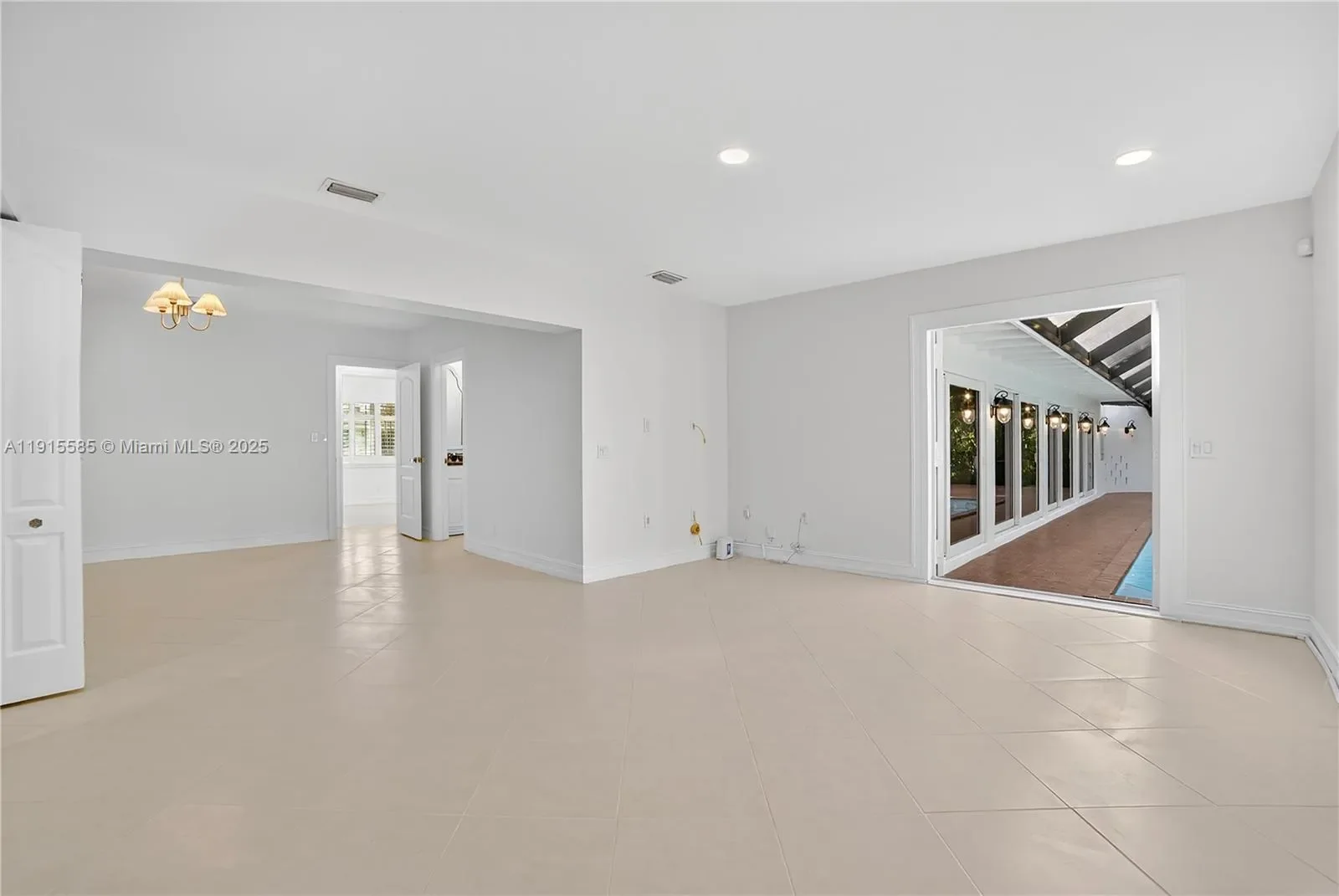 8225 SW 151st St, Palmetto Bay, FL 33158, Coral Gables, Florida, United States. - Photo 13