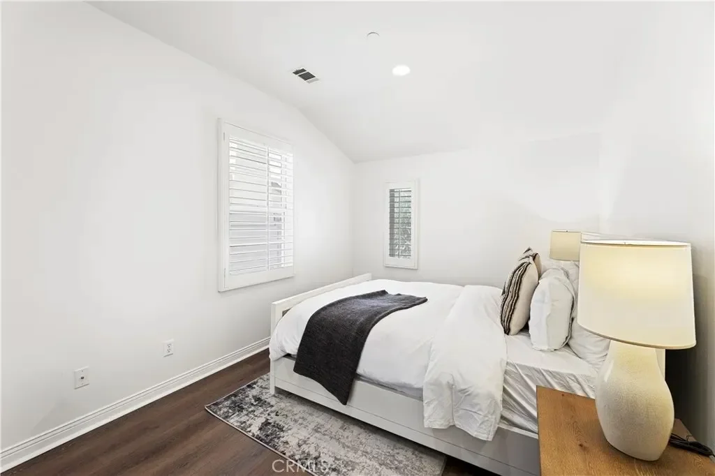 54 VALLEY TERRACE, Irvine, California, United States. - Photo 19