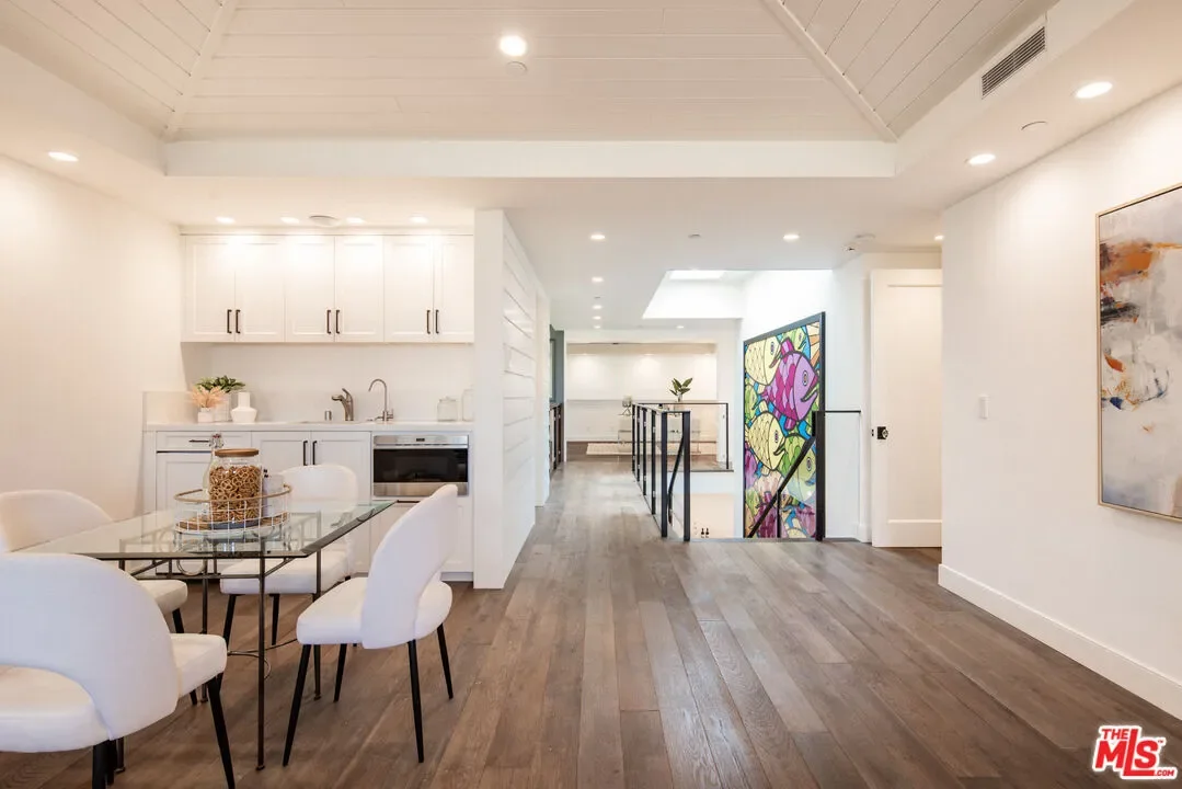 934 1st St, Manhattan Beach, California, United States. - Photo 9