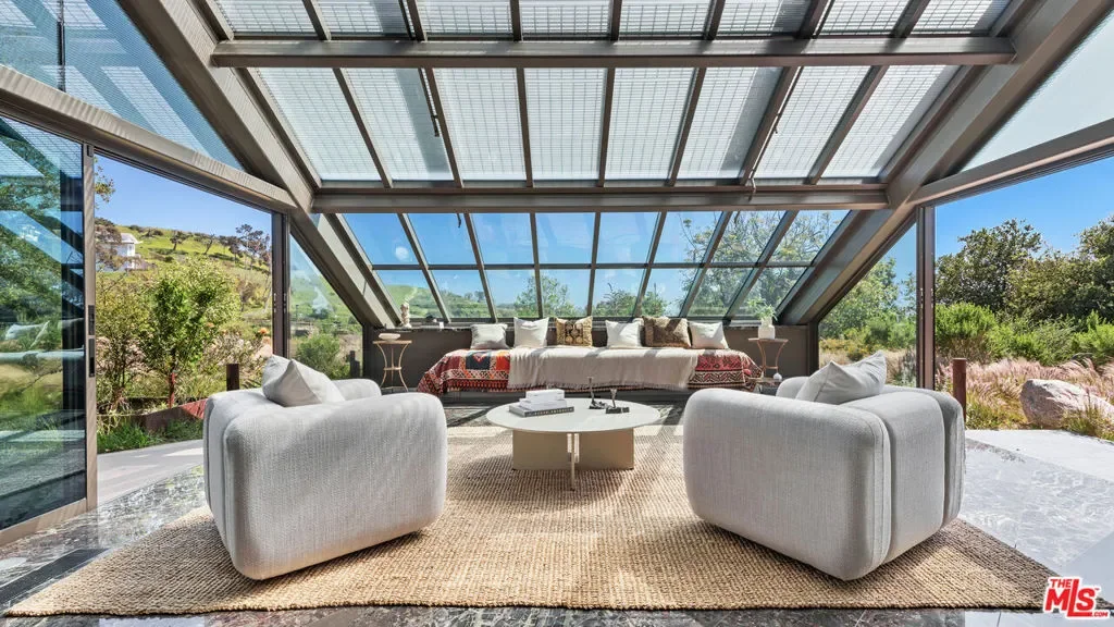 5900 Bonsall Drive, Malibu, California, United States. - Photo 4