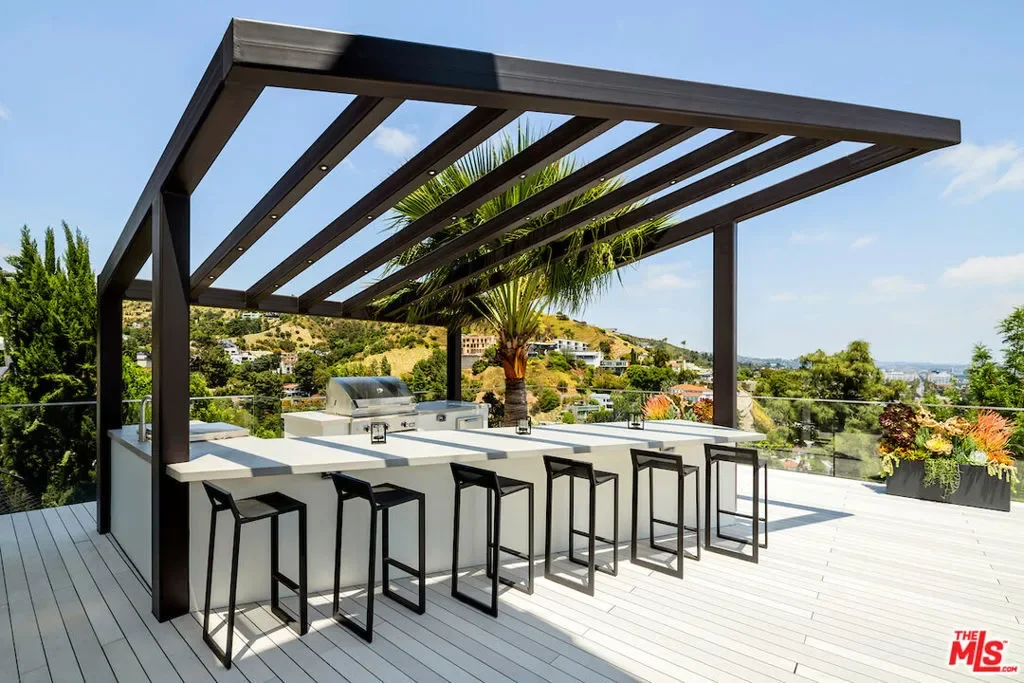 8116 Laurel View Drive, Los Angeles, California, United States. - Photo 49