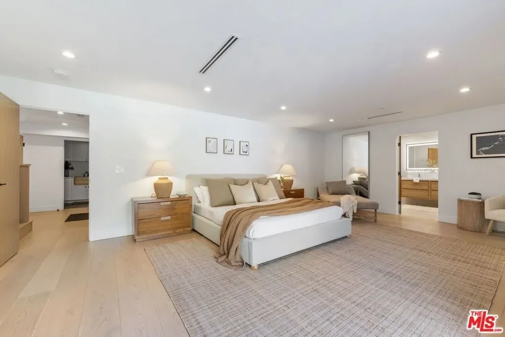 20226 Lorenzana Drive, Los Angeles, California, United States. - Photo 25