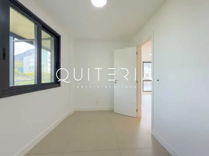 Cobertura parte baixa Gávea 2 quartos sendo 1 suíte 1 vaga