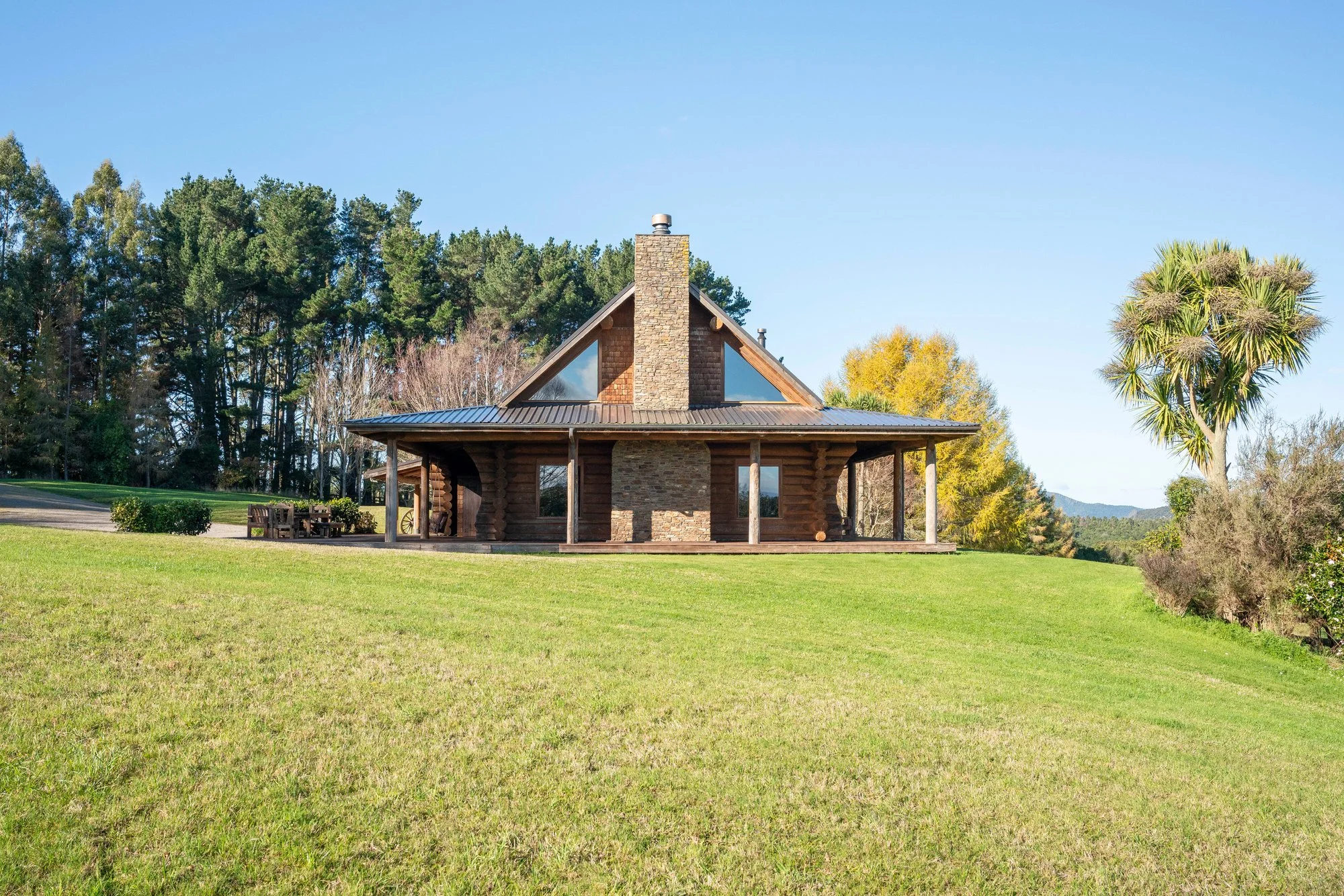 Exterior photo 5