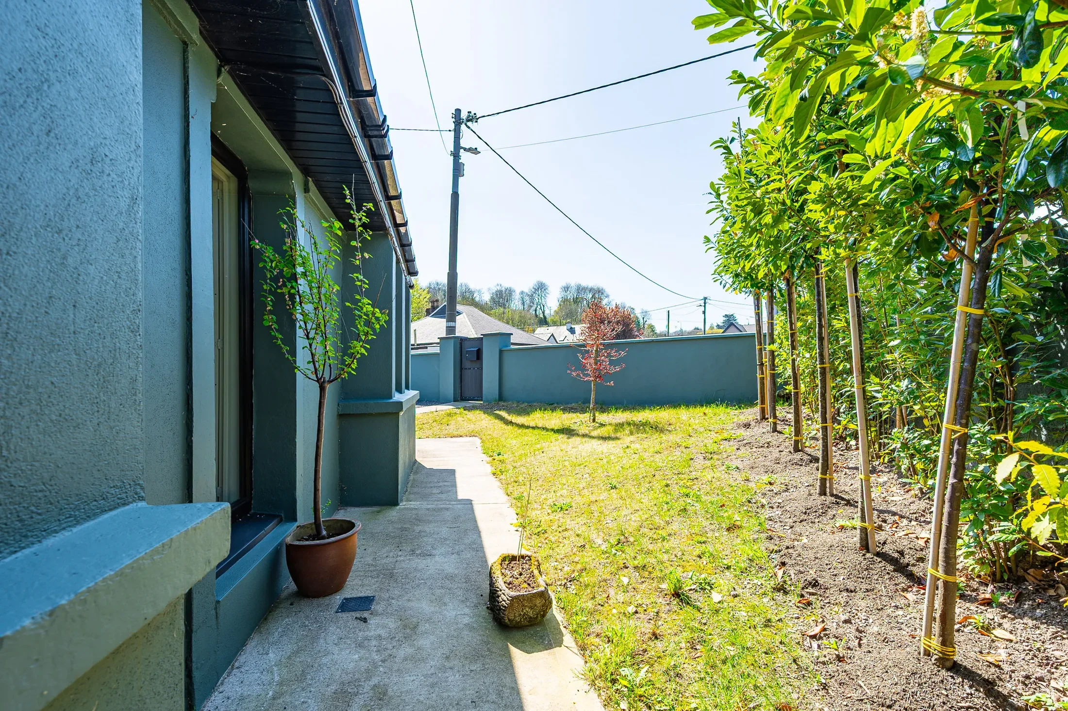 Exterior photo 8