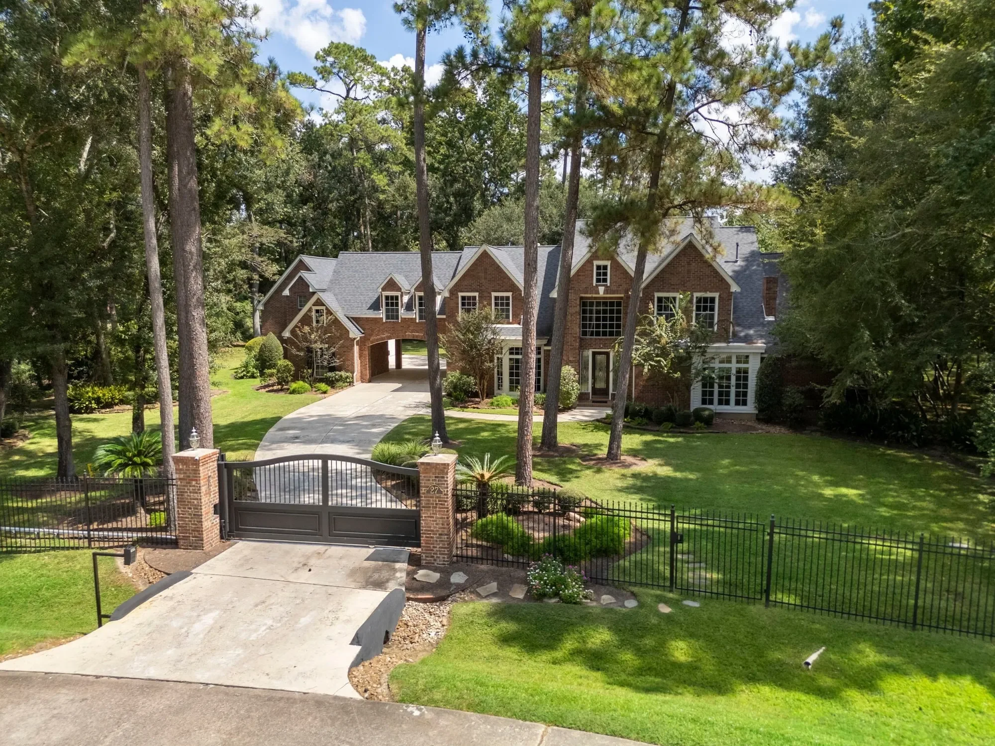 27 Misty Grove Circle, The Woodlands, TX 77380, The Woodlands, Texas, United States. - Photo 7