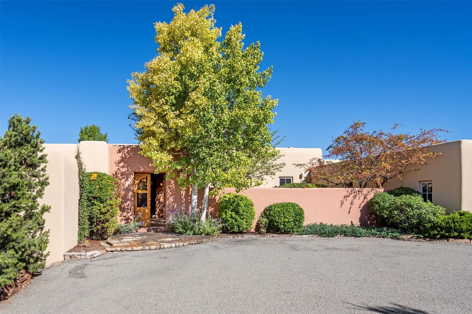107 W Wildflower Drive, Santa Fe, NM 87506, Santa Fe, New Mexico, United States. - Photo 18