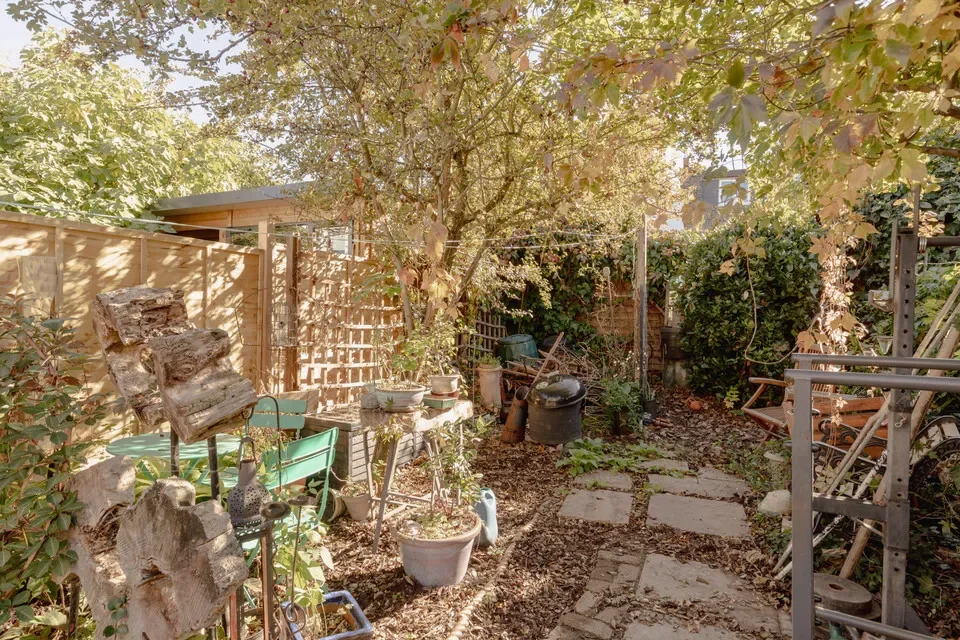 Exterior photo 3
