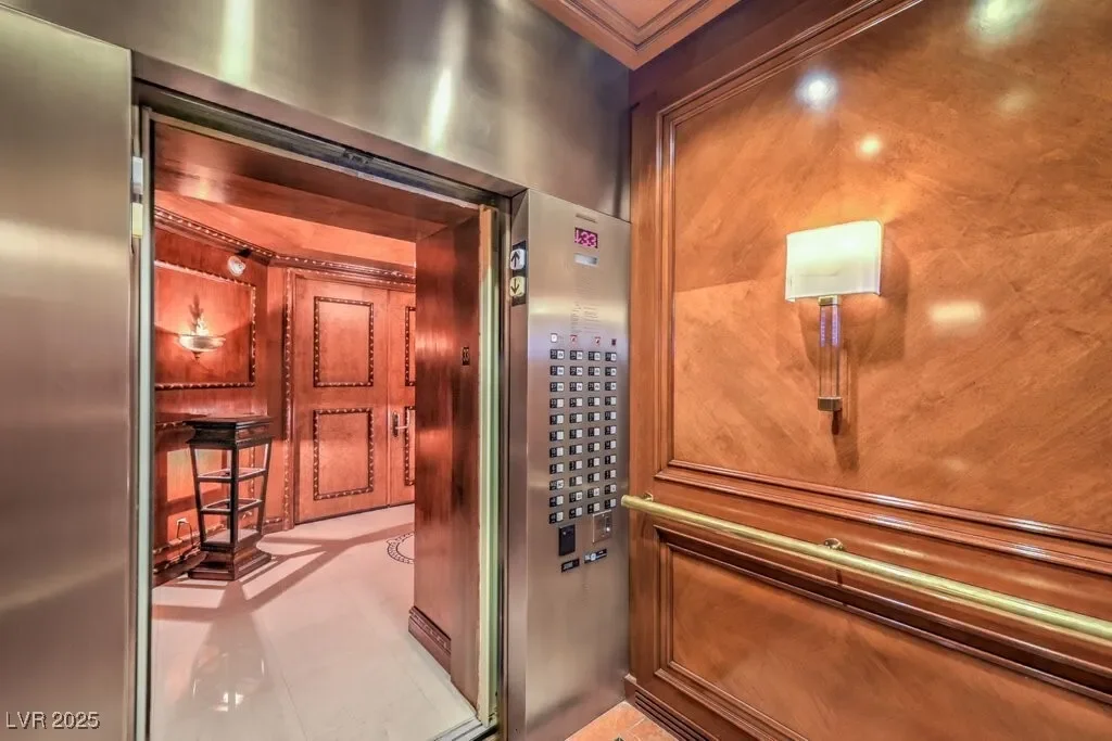2877 Paradise Road 3302, Las Vegas, Nevada, United States. - Photo 6