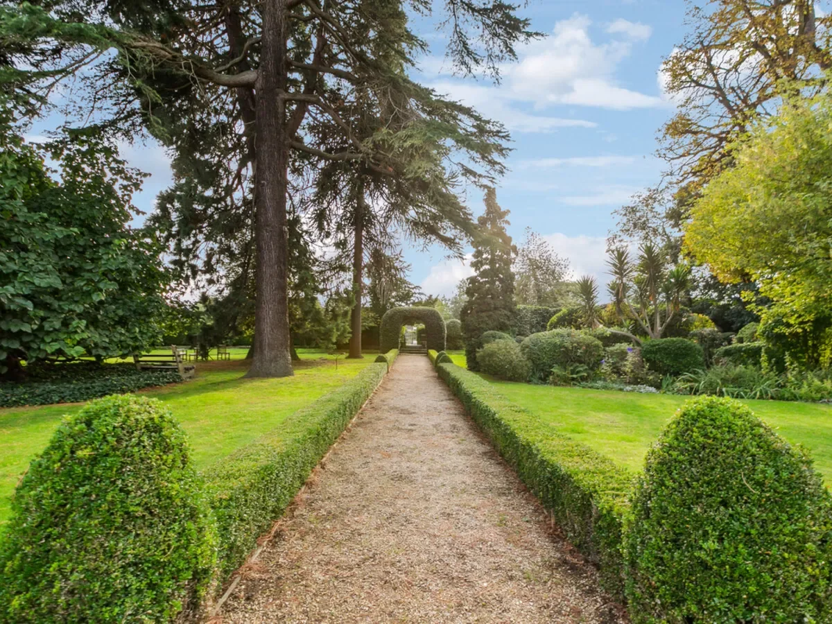 Friars Lane, London, TW9, Richmond, England, United Kingdom. - Photo 17