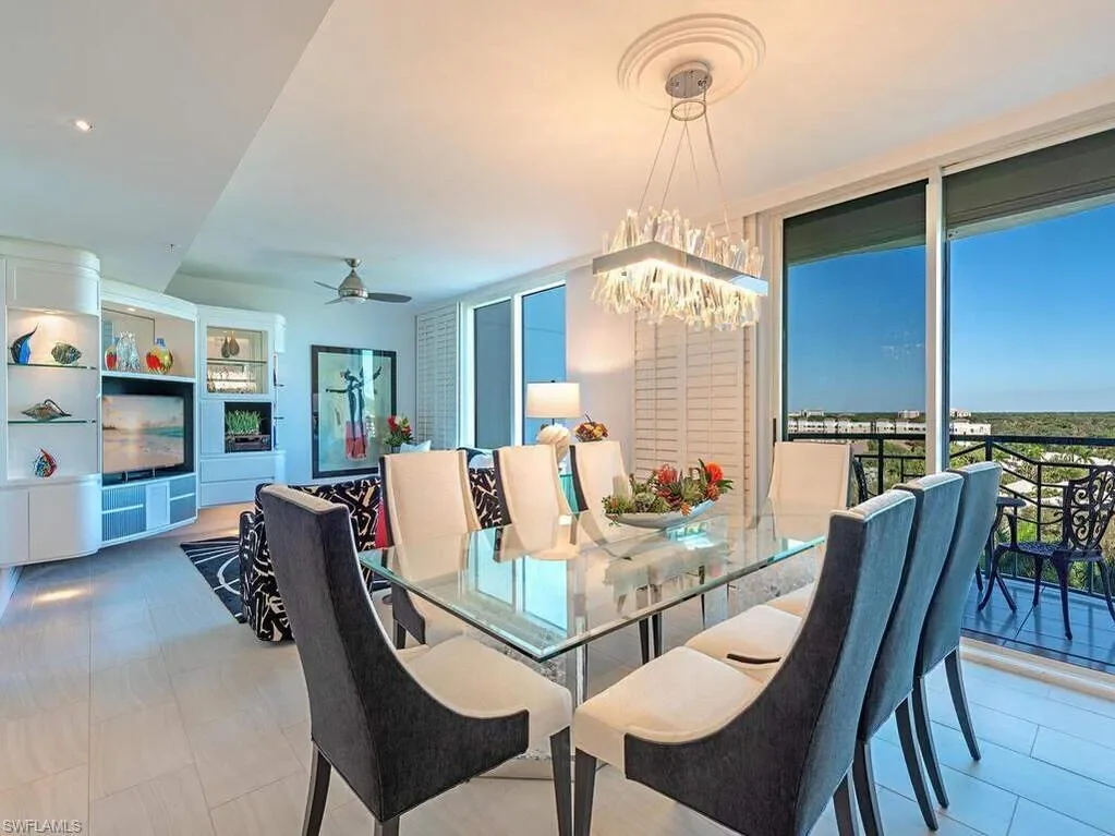 7515 Pelican Bay BLVD, #9C, Naples, FL, 34108, USA, Naples, Florida, United States. - Hero Image