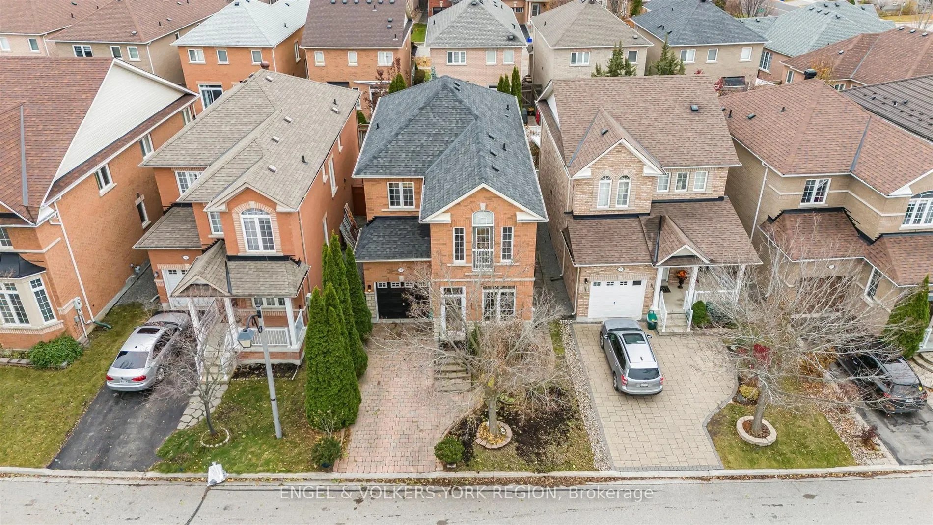 Exterior photo 6