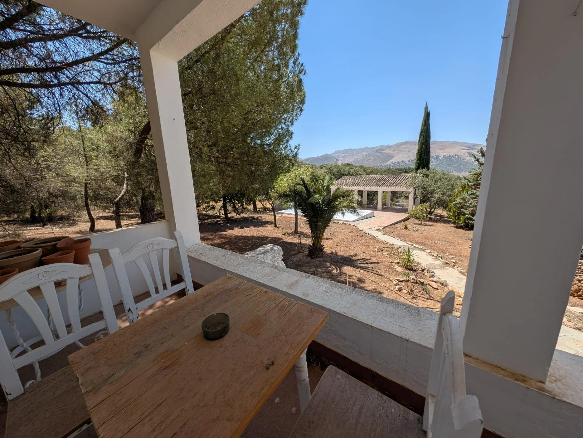 Exterior photo 8
