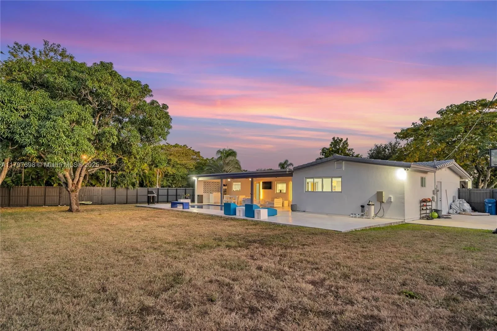 8501 SW 142nd St, Coral Gables, Florida, United States. - Photo 15