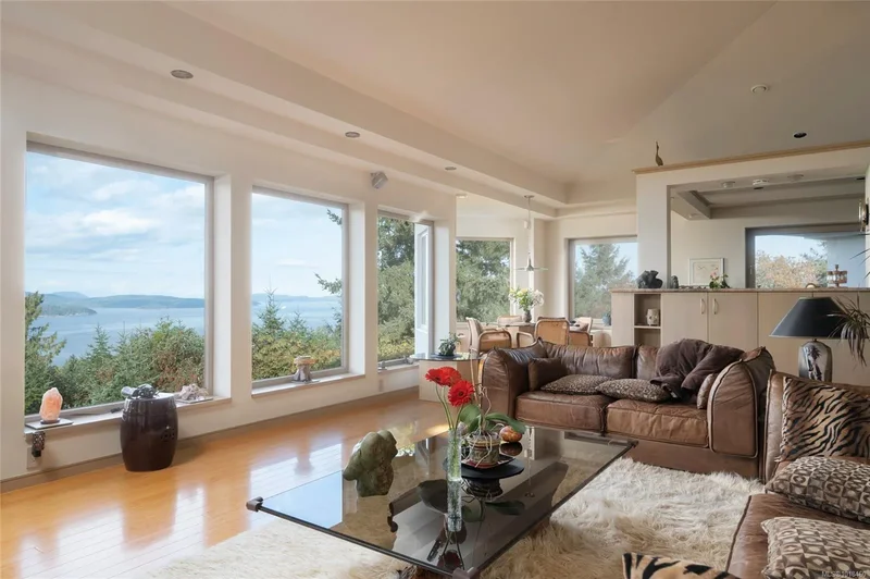 11406 Sycamore Dr, North Saanich, British Columbia, Canada. - Photo 2