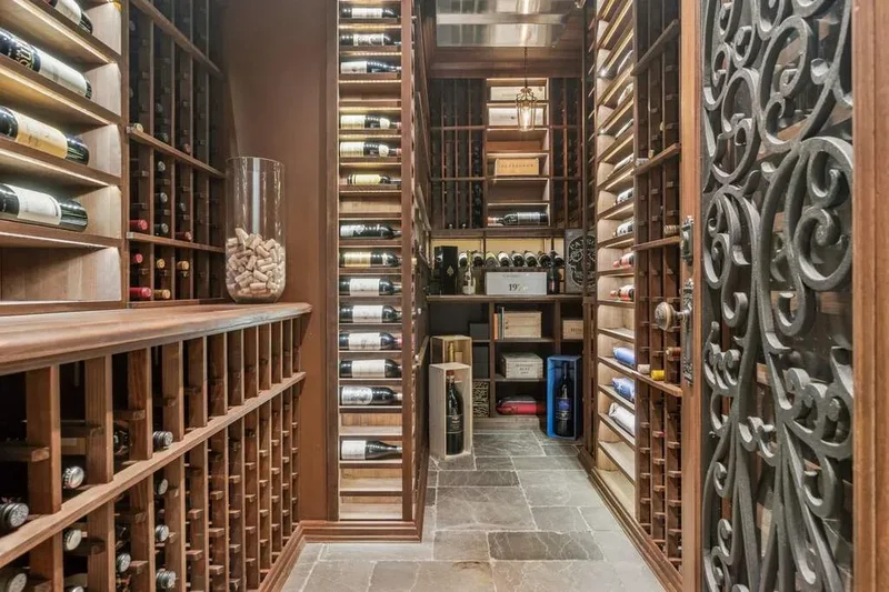 1442 W. Berteau Avenue, Chicago, IL, 60613, USA, Chicago, Illinois, United States. - Photo 53