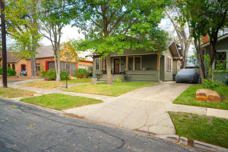 725 E. Woodlawn Avenue , San Antonio, TX 78212, San Antonio, Texas, United States. - Photo 28