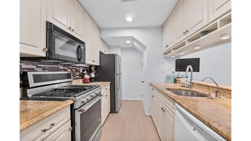 242-25A Oak Park Drive, New York, New York, United States. - Photo 2